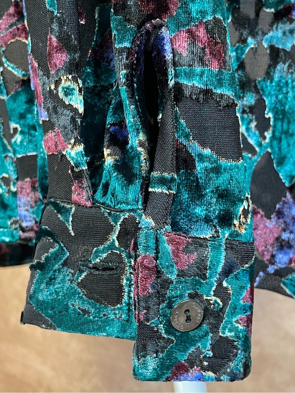 Emanuel Ungaro Week-End Burnout Floral Button-Up Blouse Shirt size 42/US Medium - Picture 9 of 14